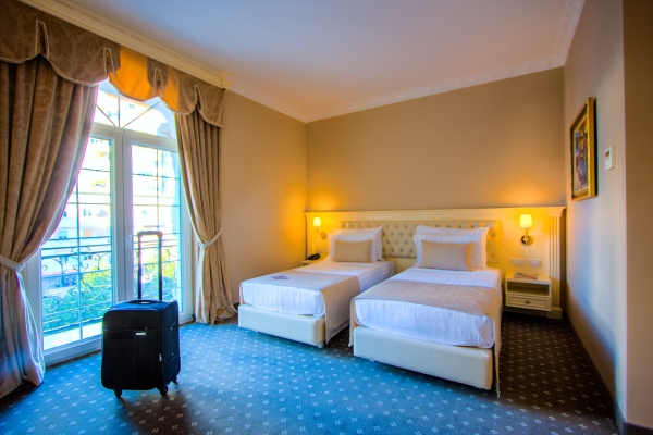 Lot Boutique Hotel (Tirana)